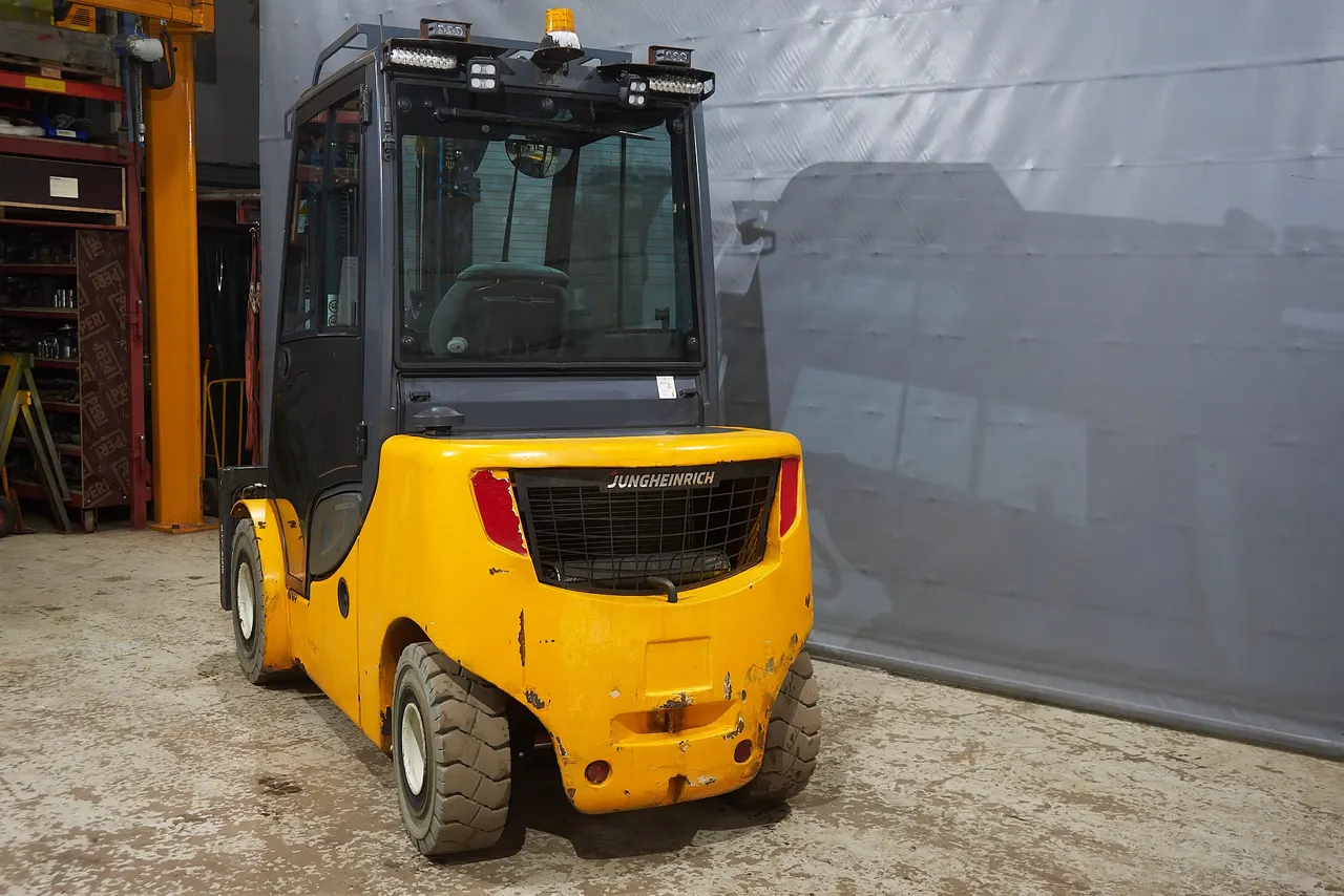 Jungheinrich DFG435S diesel-truck set bagfra